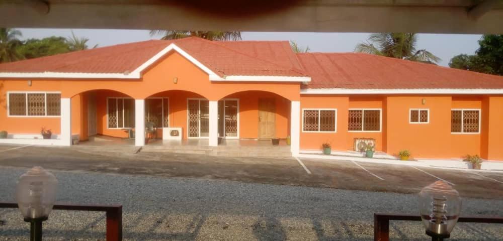Jamaica Inn Guest House Botianaw Екстериор снимка