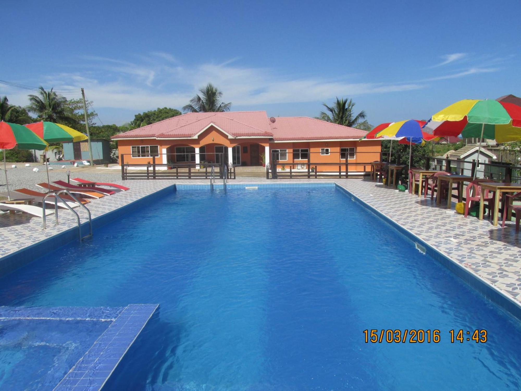 Jamaica Inn Guest House Botianaw Екстериор снимка