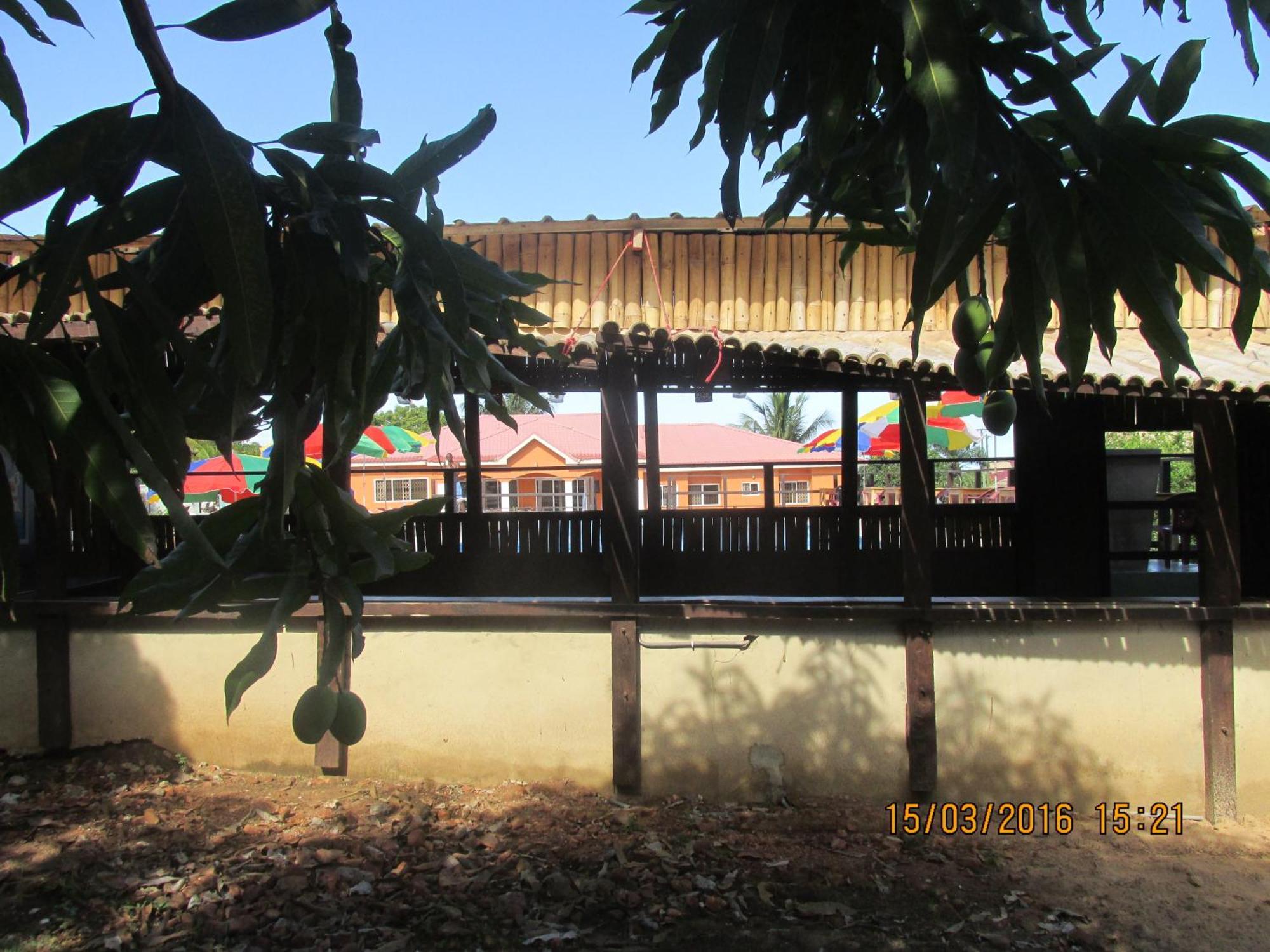 Jamaica Inn Guest House Botianaw Екстериор снимка