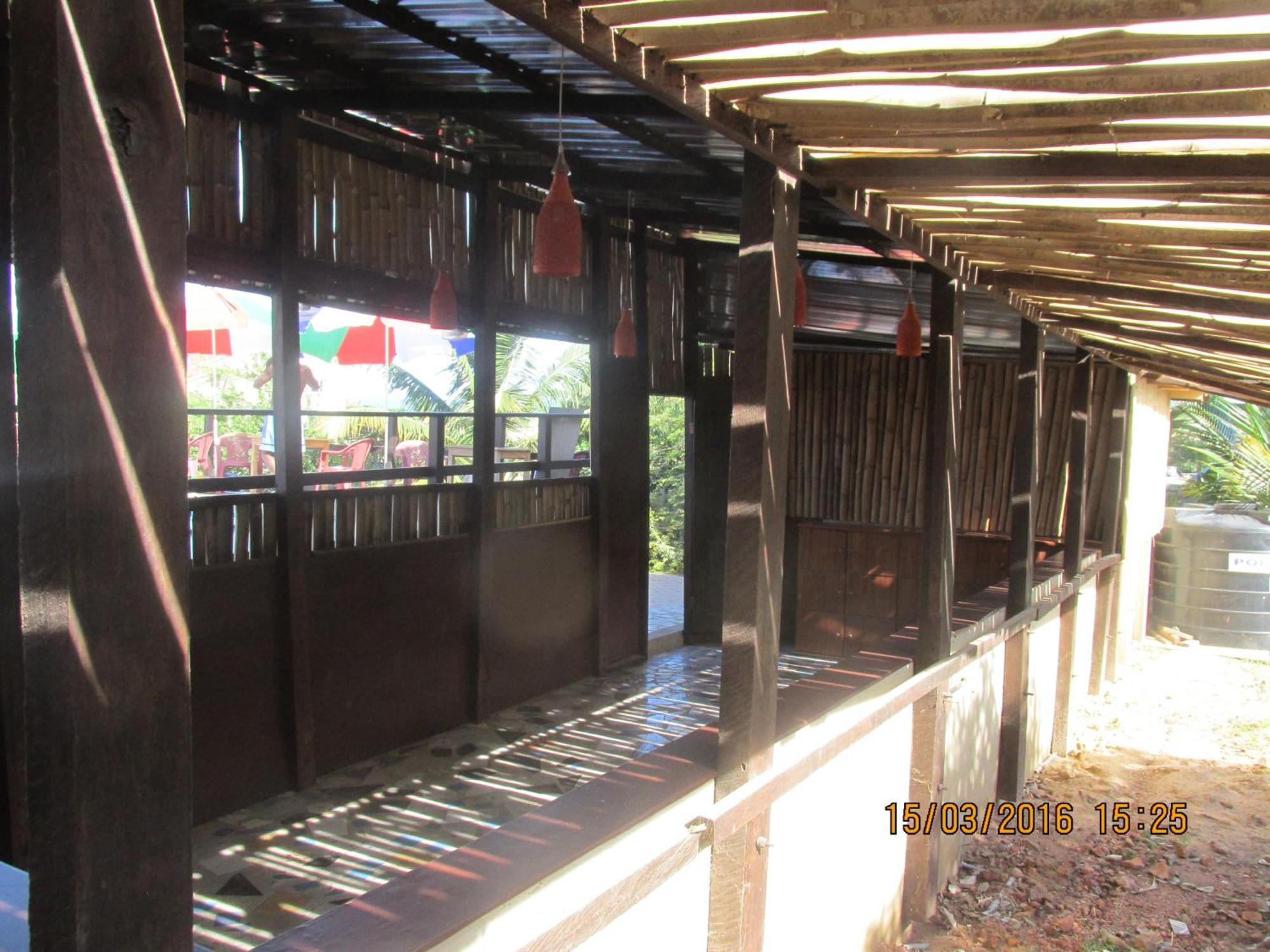 Jamaica Inn Guest House Botianaw Екстериор снимка