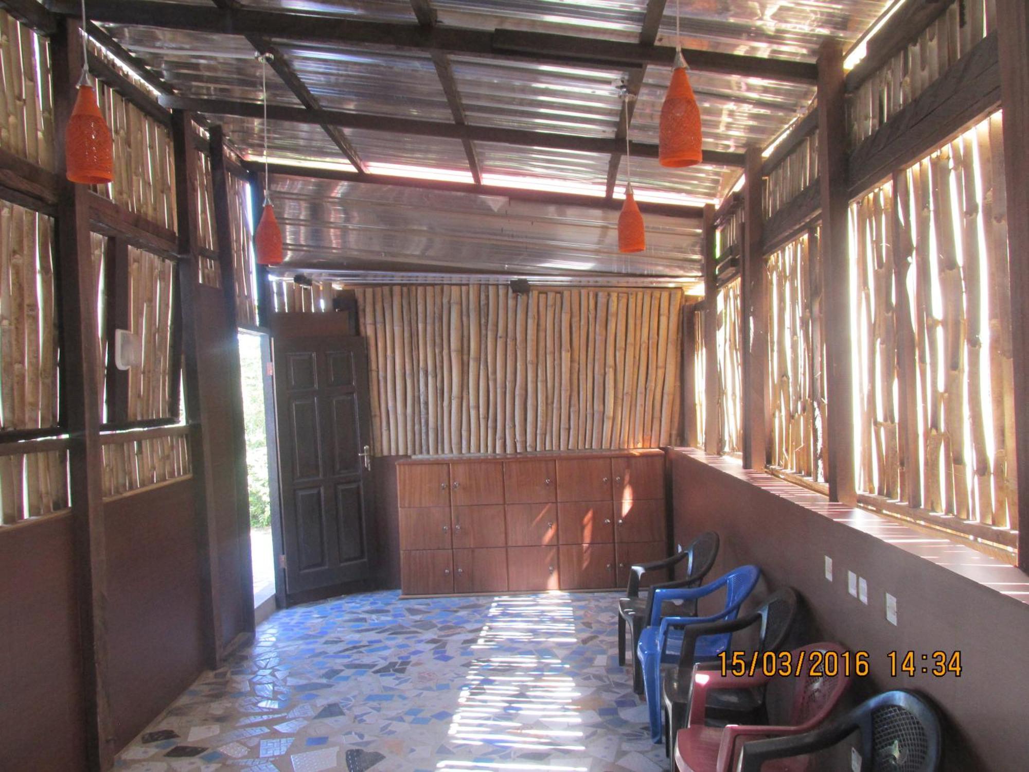 Jamaica Inn Guest House Botianaw Екстериор снимка