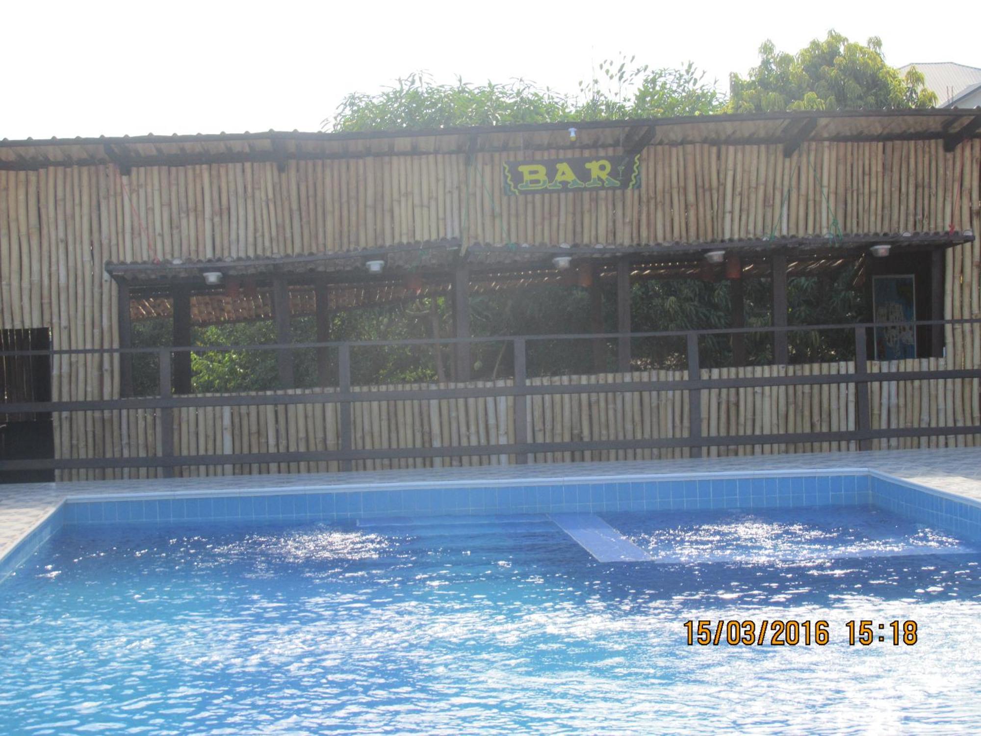 Jamaica Inn Guest House Botianaw Екстериор снимка