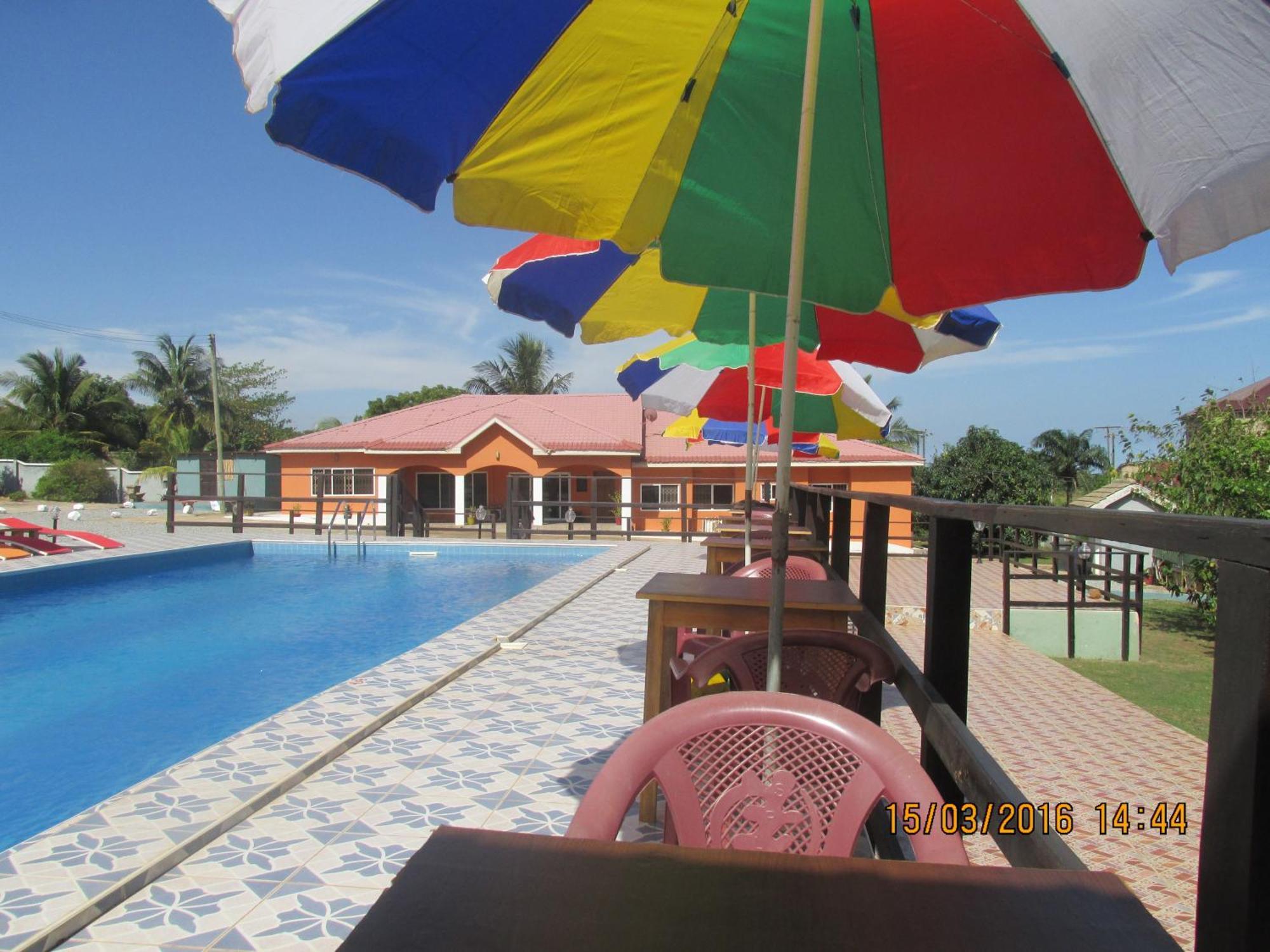 Jamaica Inn Guest House Botianaw Екстериор снимка