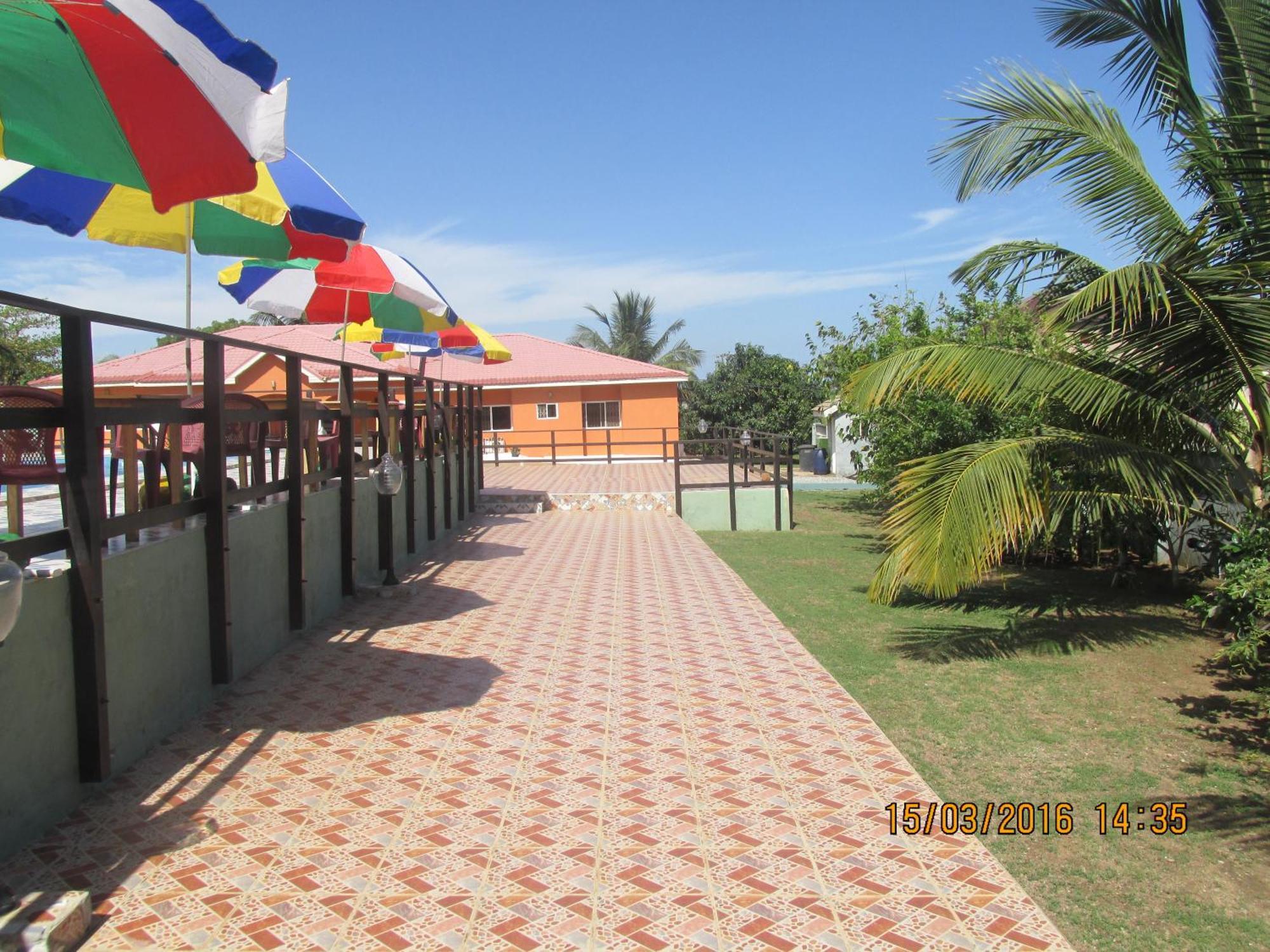 Jamaica Inn Guest House Botianaw Екстериор снимка