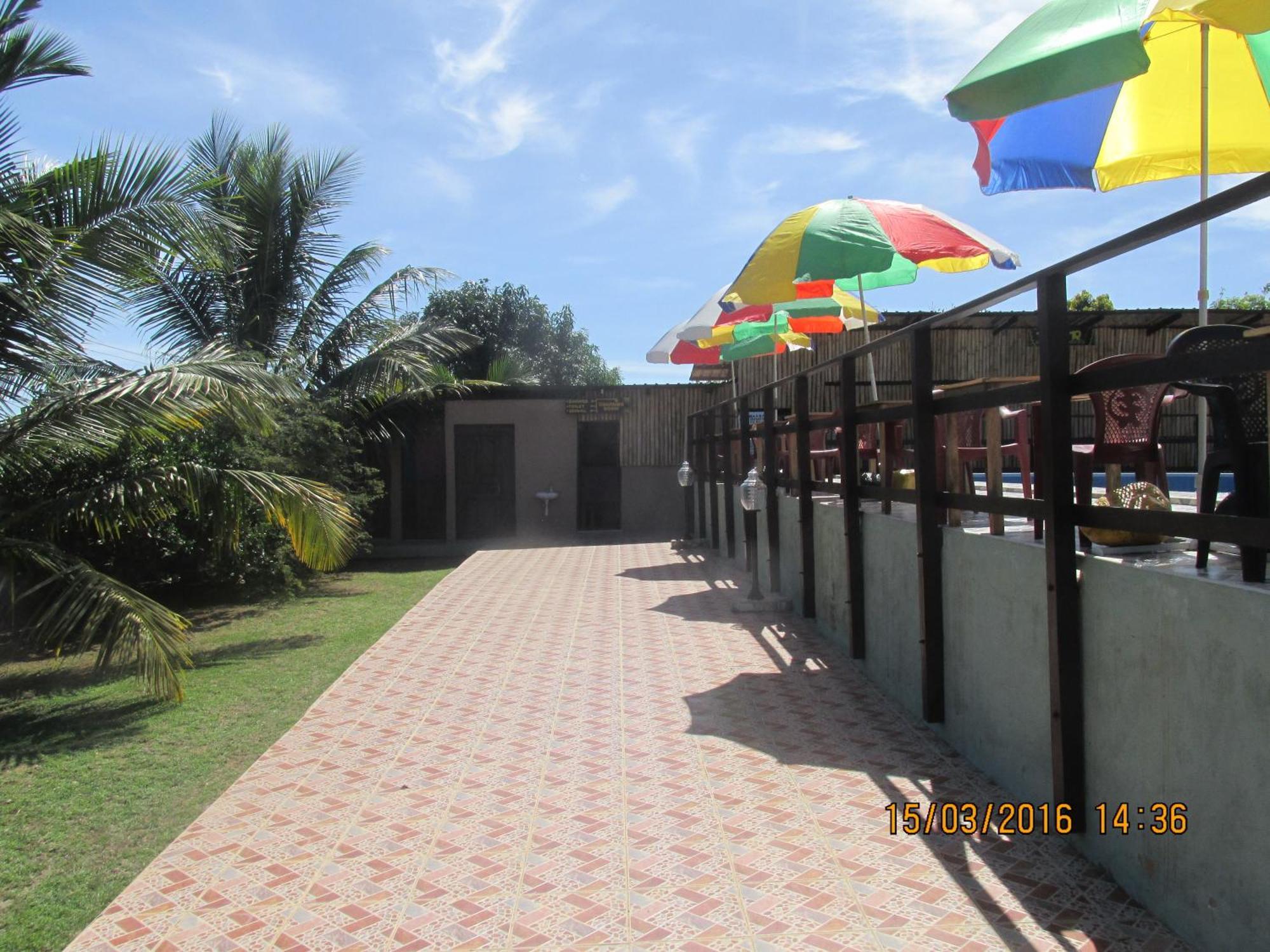 Jamaica Inn Guest House Botianaw Екстериор снимка