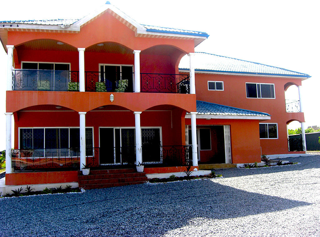 Jamaica Inn Guest House Botianaw Екстериор снимка